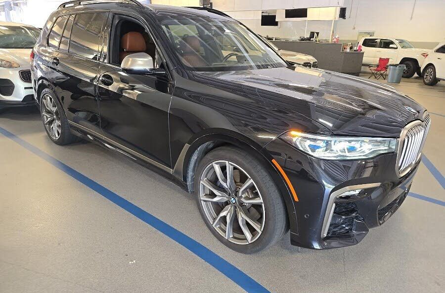 2021 BMW X7