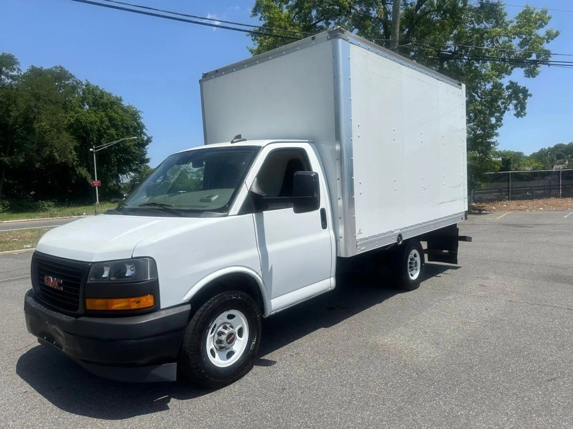 2022 GMC Savana