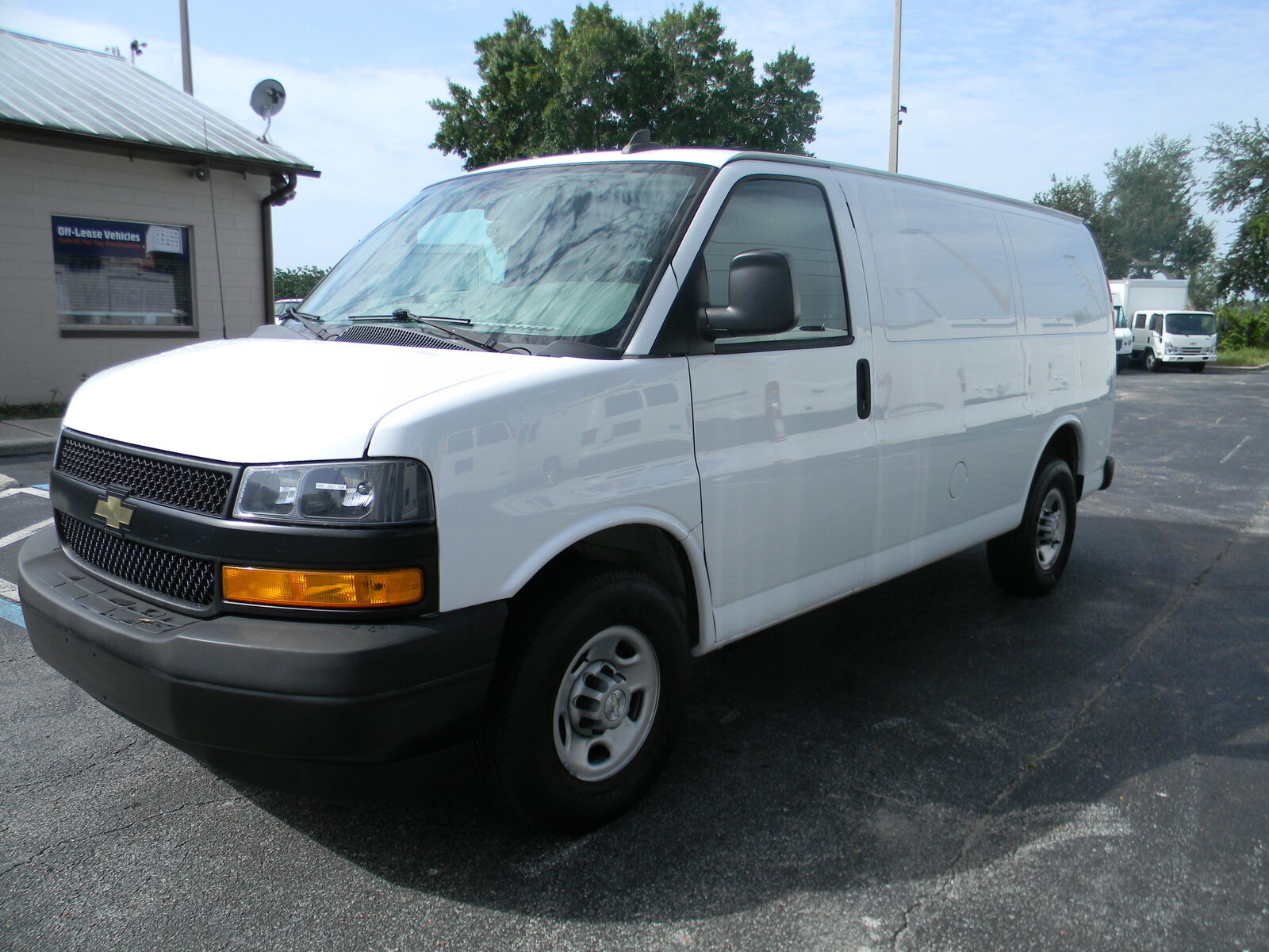 2021 CHEVROLET Express