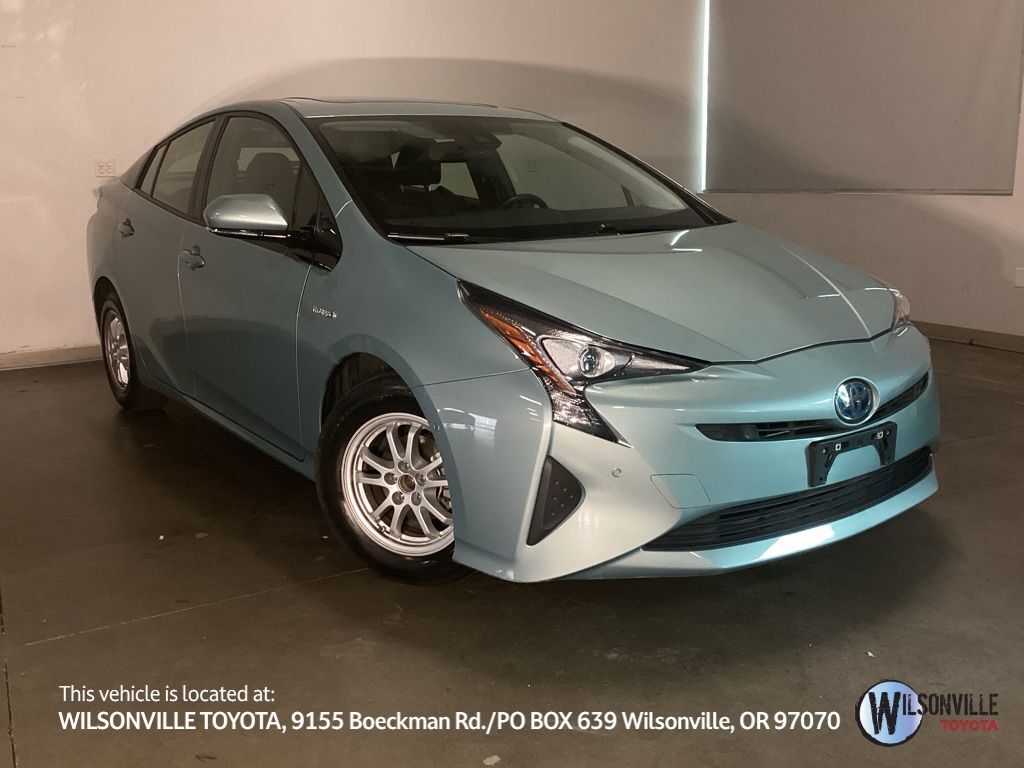 2016 TOYOTA PRIUS