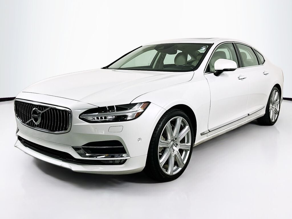 2017 VOLVO S90