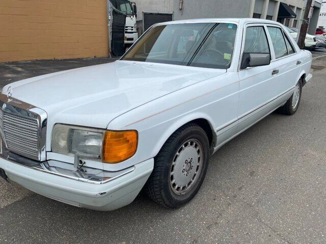 1989 MERCEDES-BENZ 300
