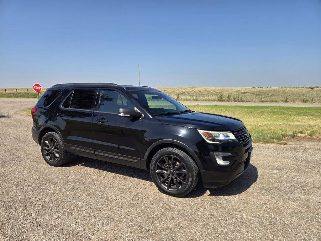 2017 FORD Explorer