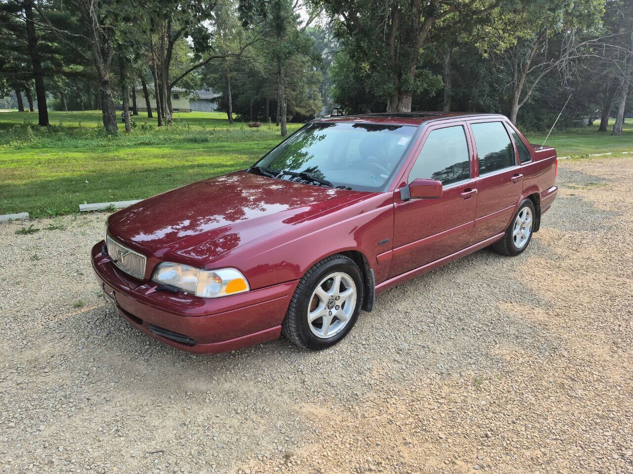 1998 VOLVO S70