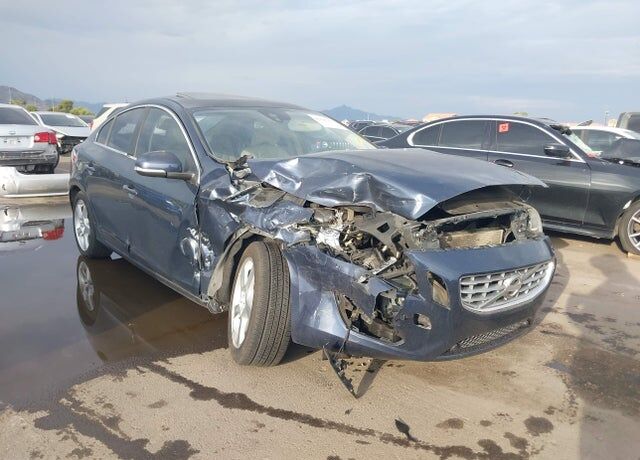 2013 VOLVO S60