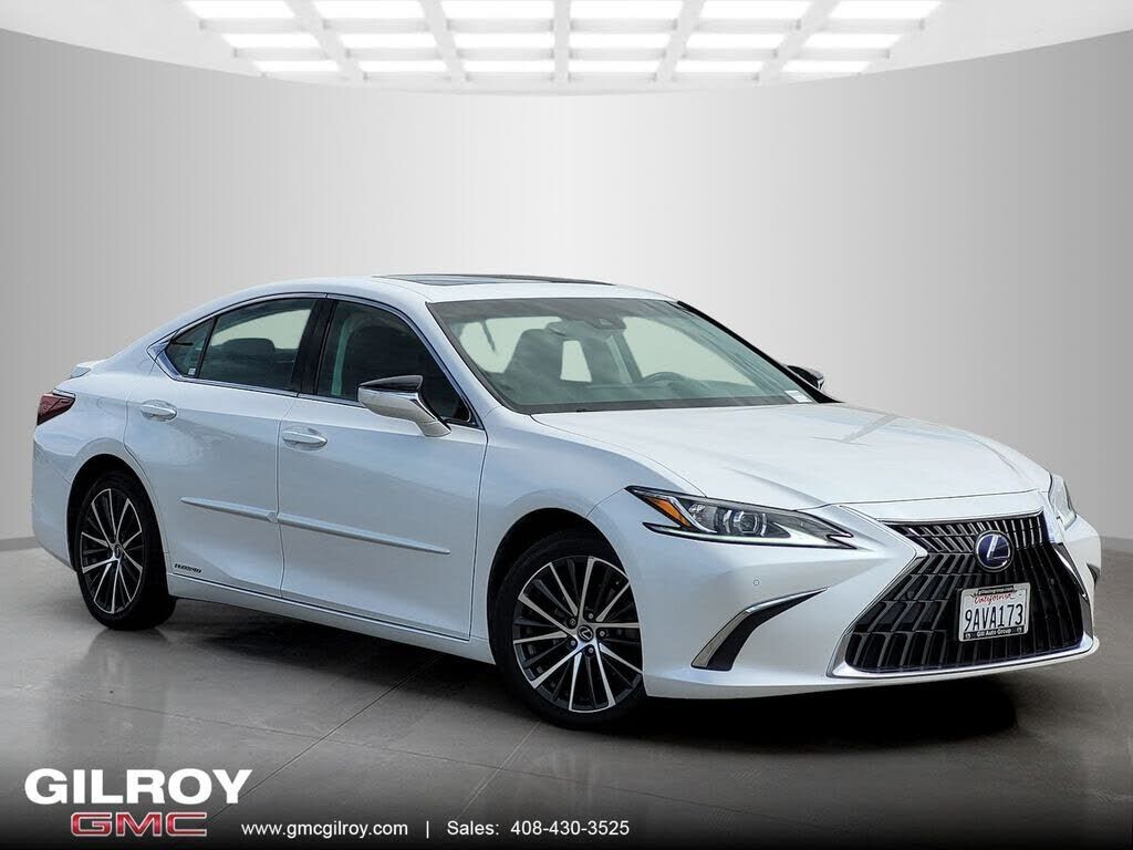 2022 LEXUS ES
