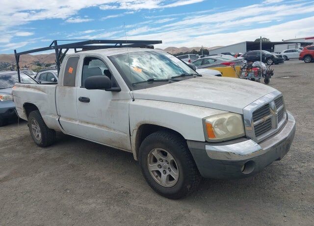 2005 DODGE Dakota