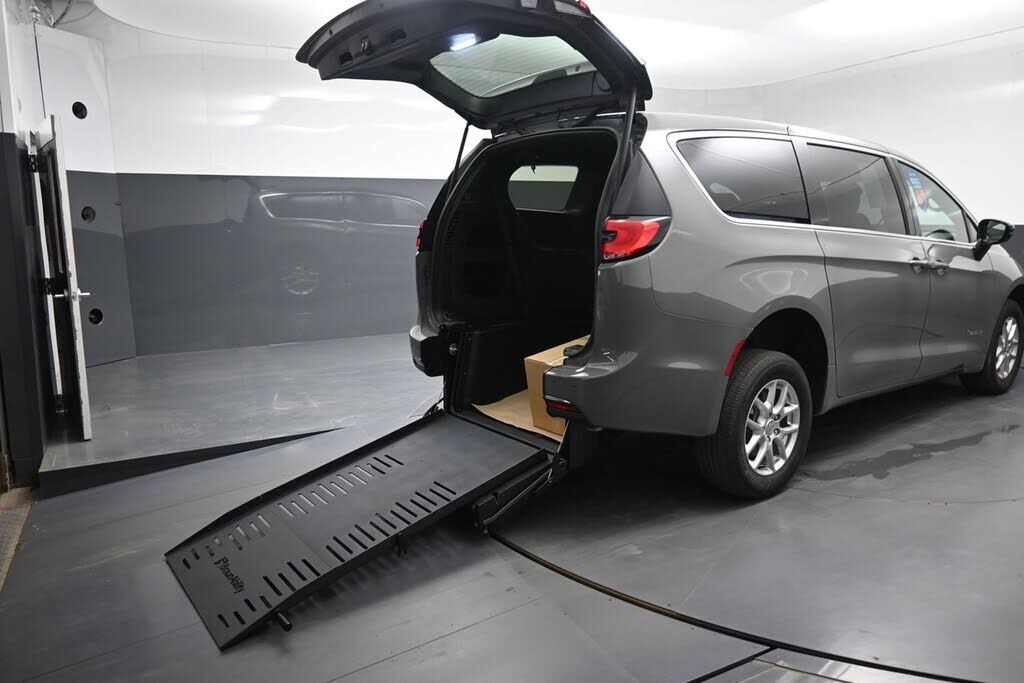 2025 CHRYSLER Pacifica