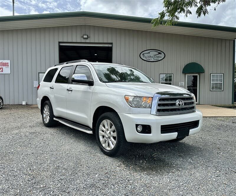 2013 TOYOTA Sequoia
