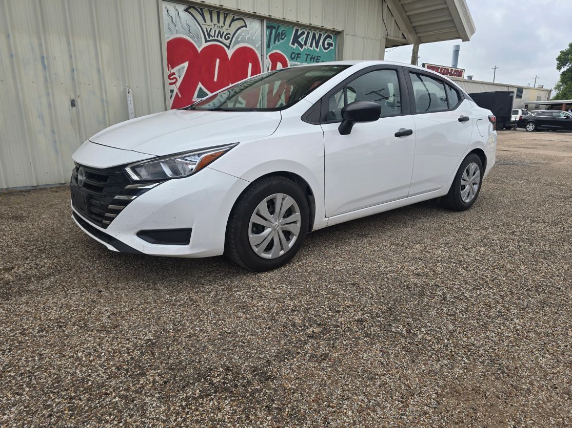 2023 NISSAN Versa