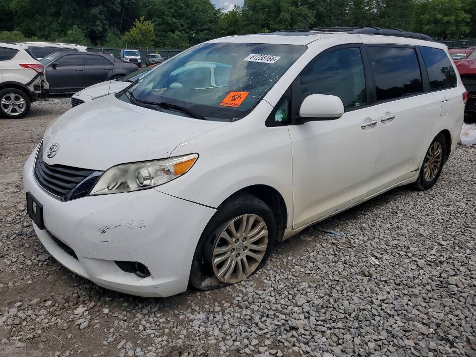 2012 TOYOTA Sienna
