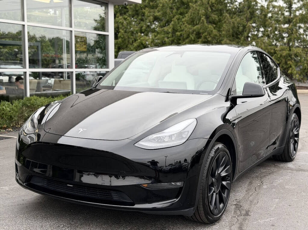 2024 TESLA Model Y