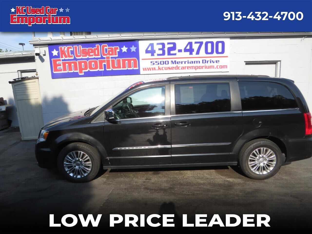 2015 CHRYSLER Town and Country
