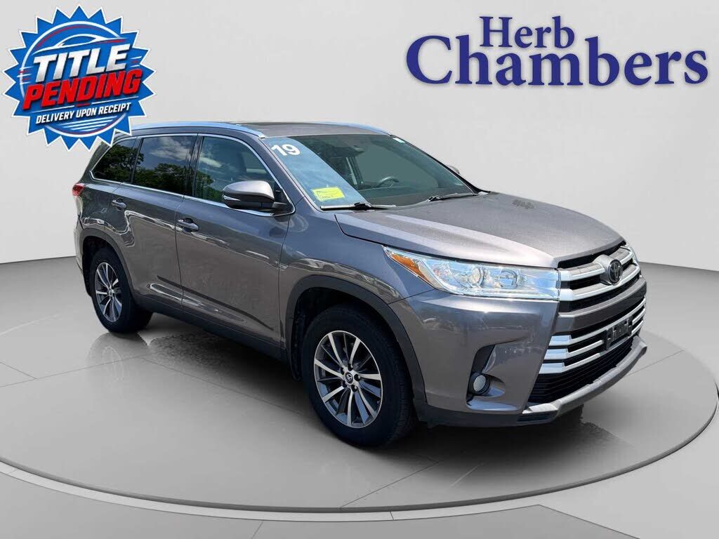 2019 TOYOTA Highlander