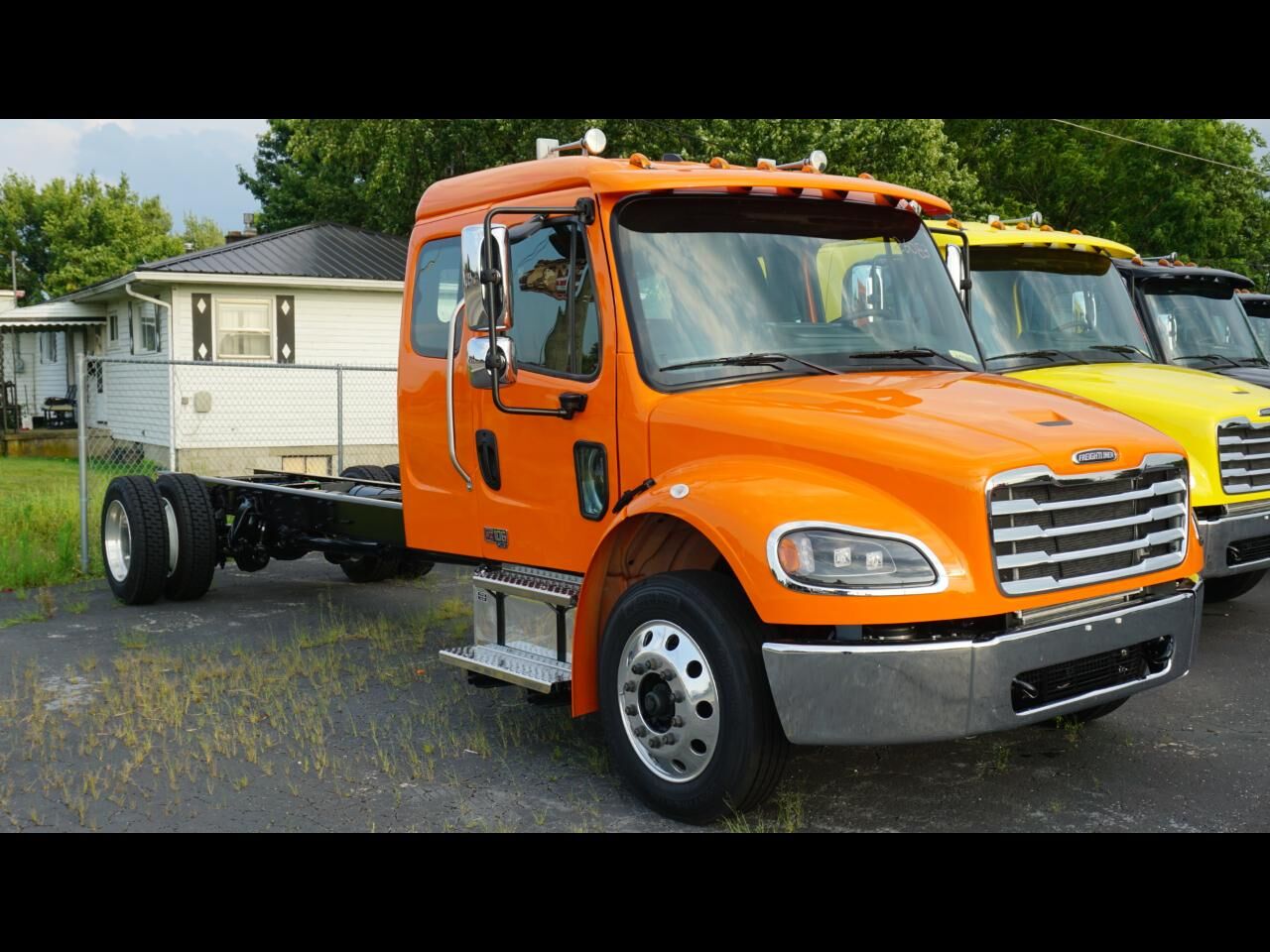 2027 FREIGHTLINER M2
