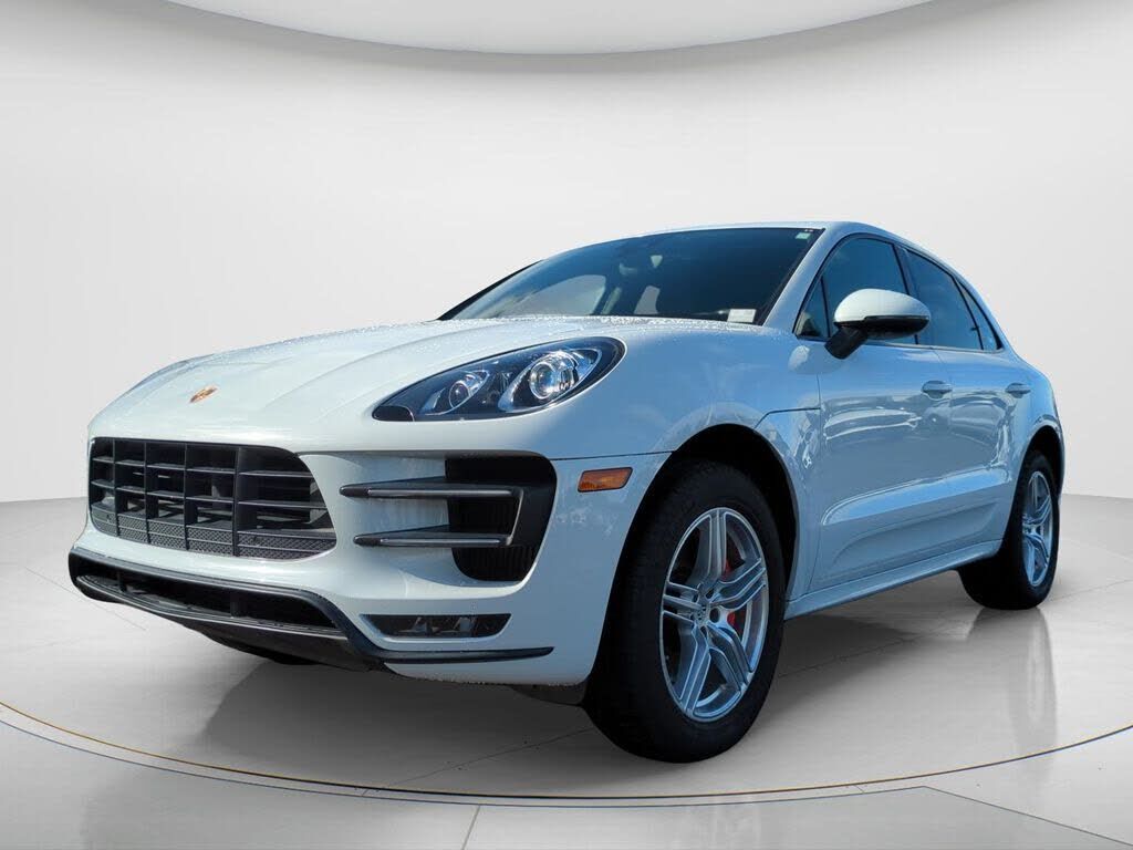 2016 PORSCHE Macan