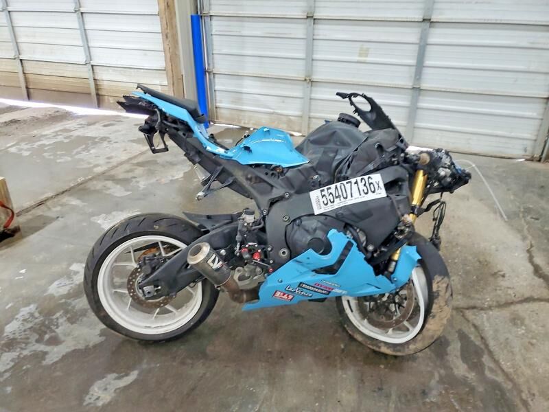 2023 HONDA CB