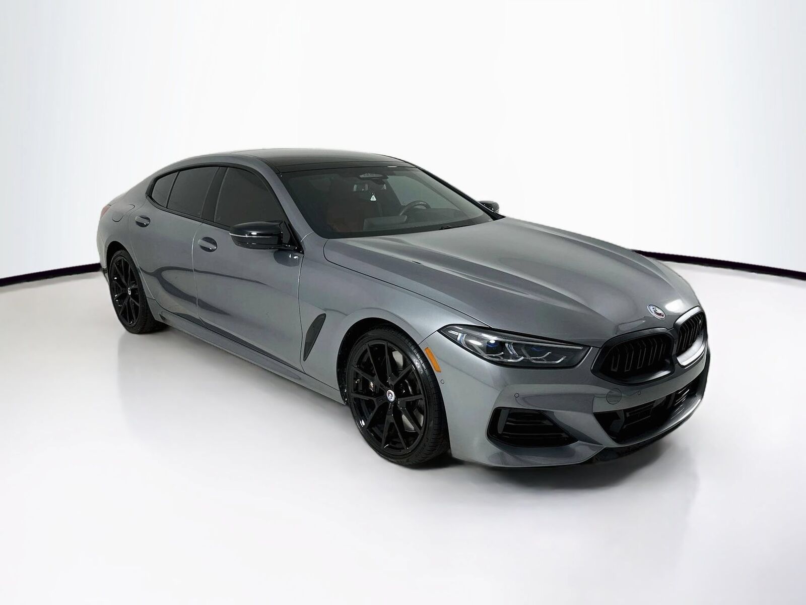 2023 BMW M8