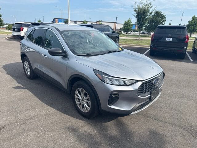 2024 FORD Escape