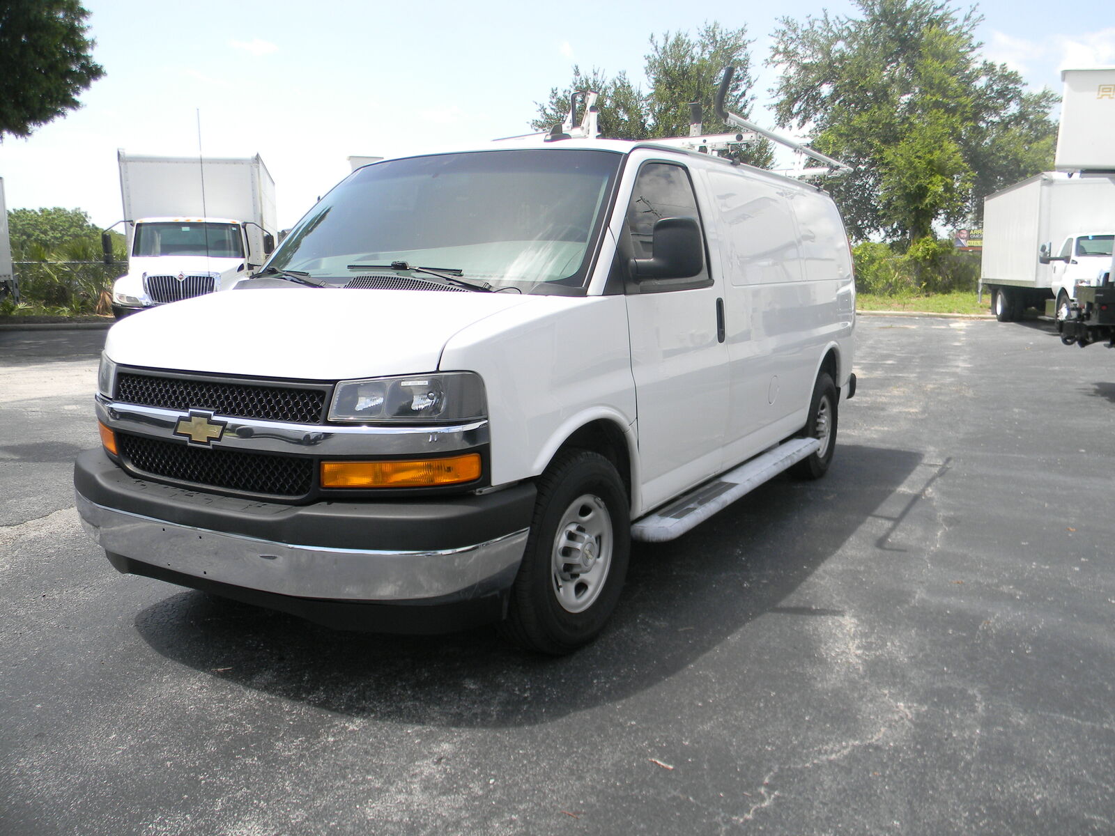 2020 CHEVROLET Express