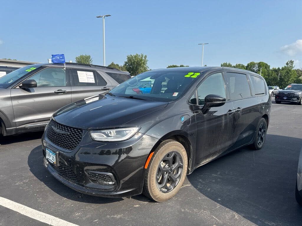 2022 CHRYSLER Pacifica