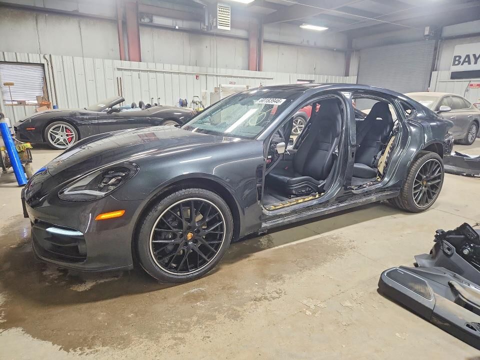2023 PORSCHE Panamera