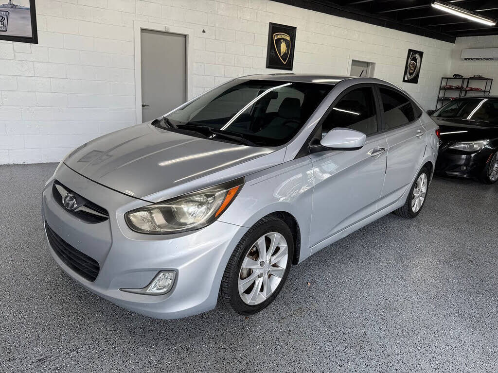 2012 HYUNDAI Accent