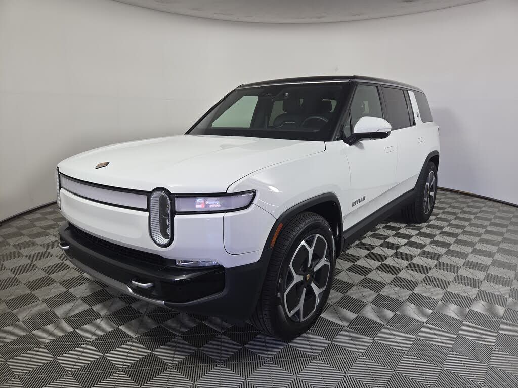 2024 RIVIAN R1S