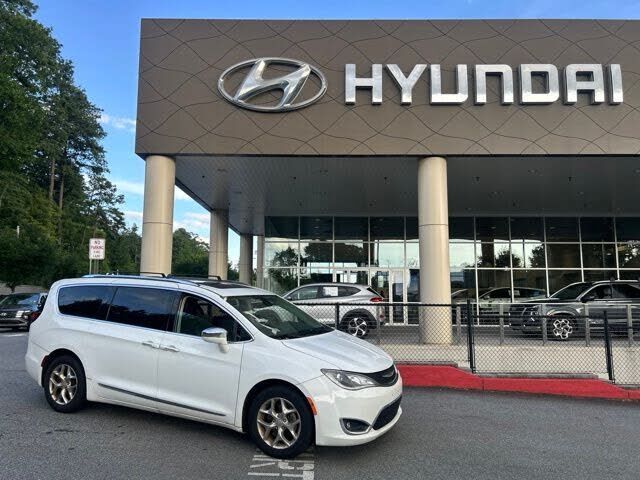 2019 CHRYSLER Pacifica