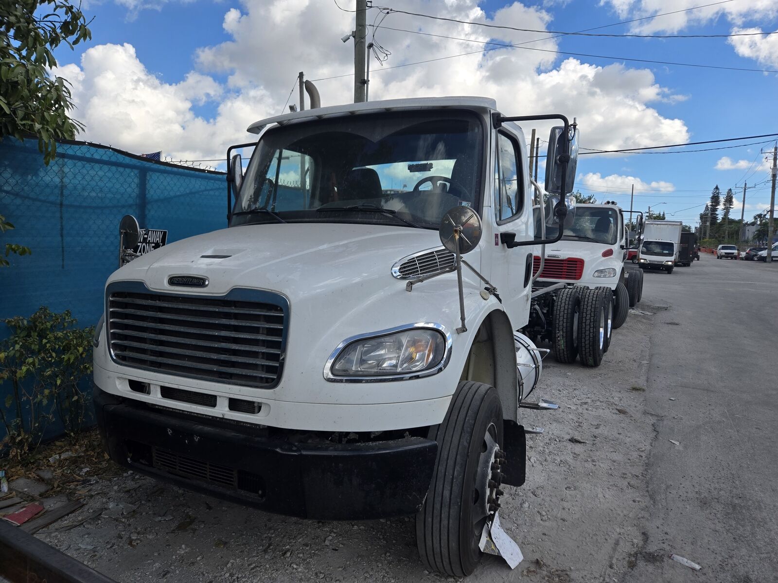 2015 FREIGHTLINER M2