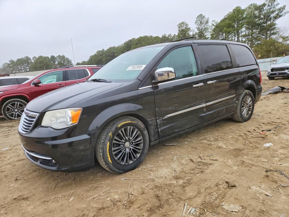 2014 CHRYSLER Town and Country