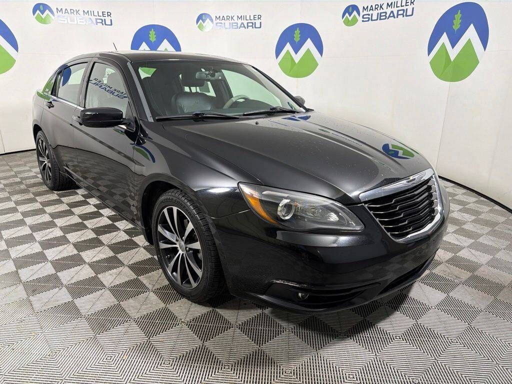 2013 CHRYSLER 200