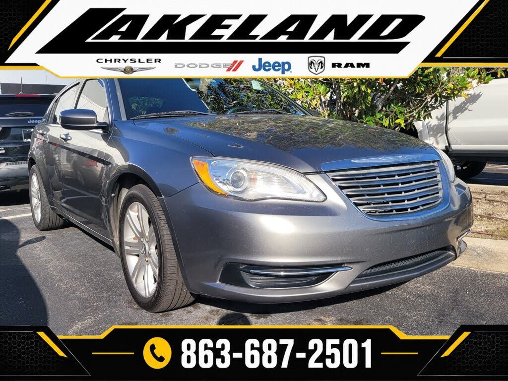 2013 CHRYSLER 200