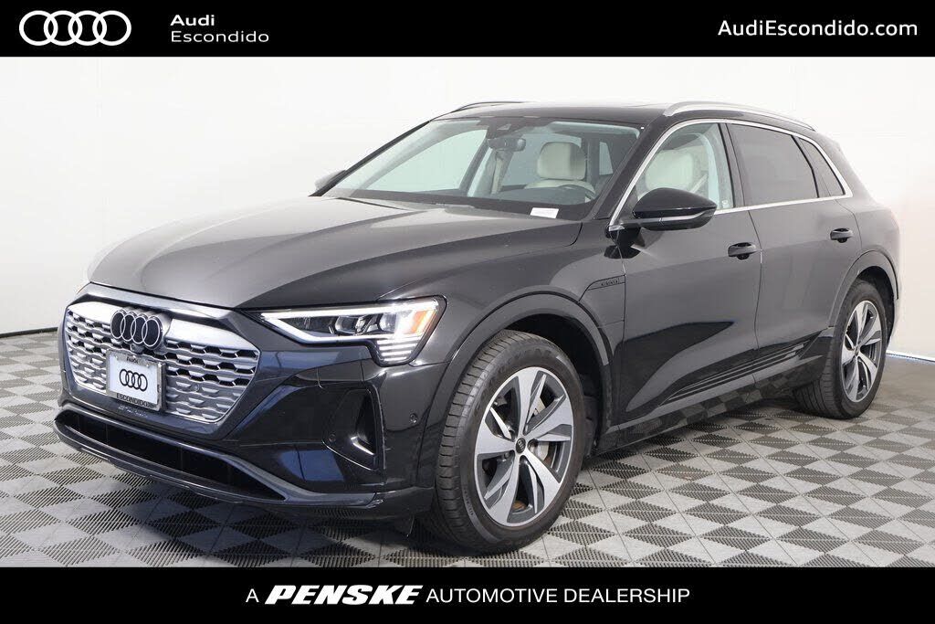 2024 AUDI Q8