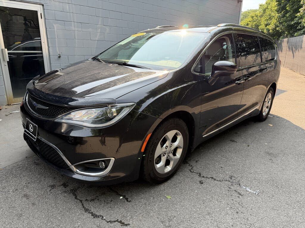 2017 CHRYSLER Pacifica