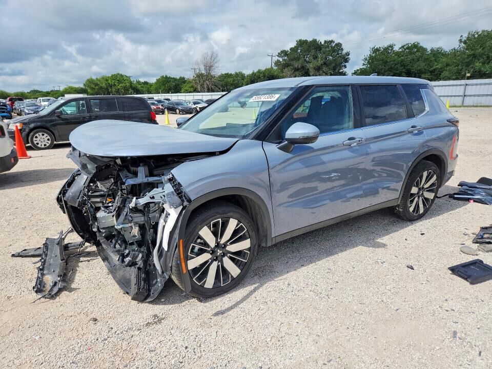 2026 MITSUBISHI Outlander