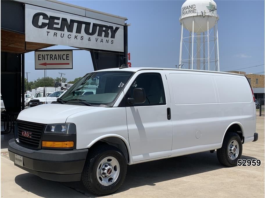 2023 GMC Savana