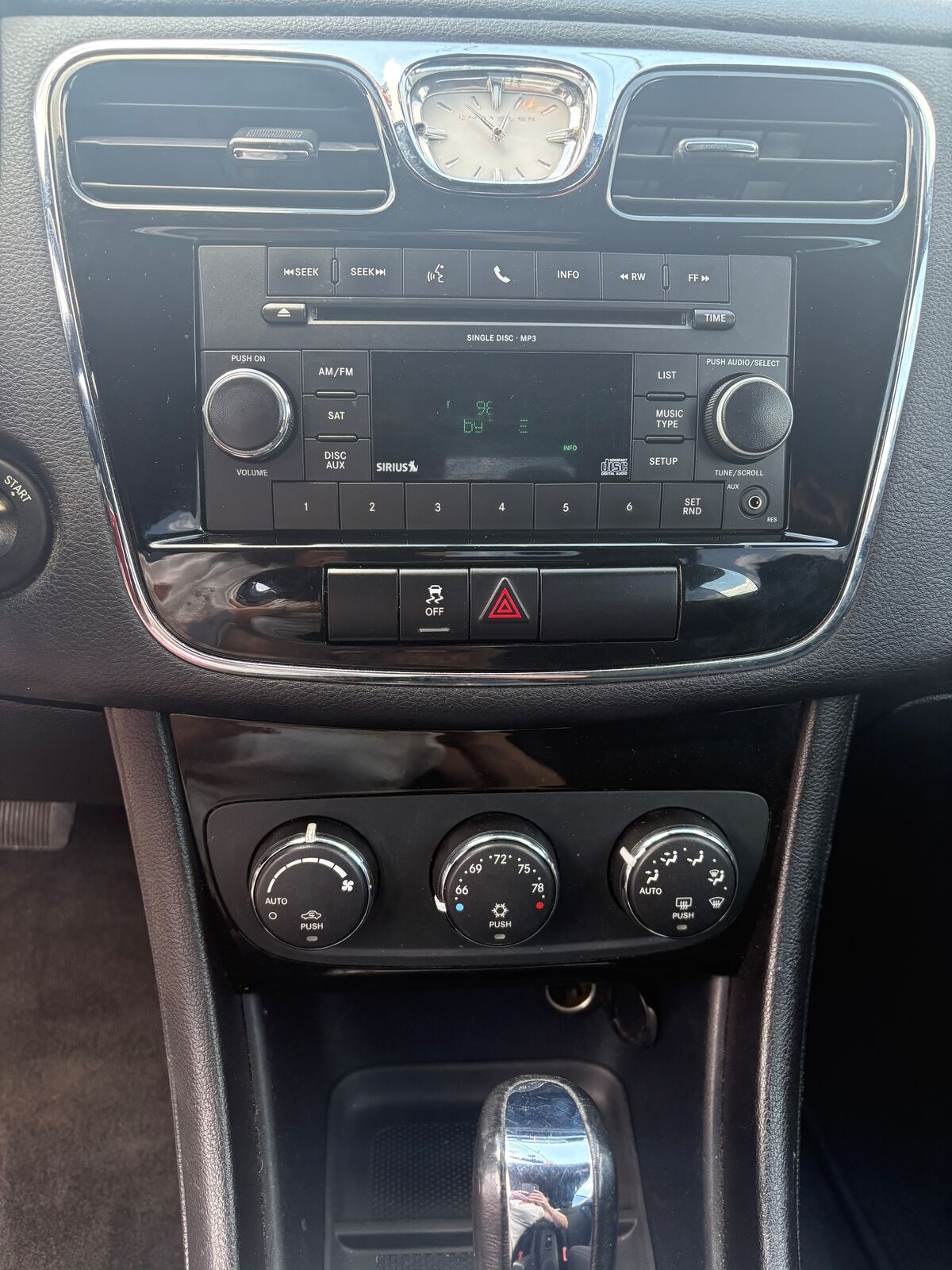 2011 CHRYSLER 200