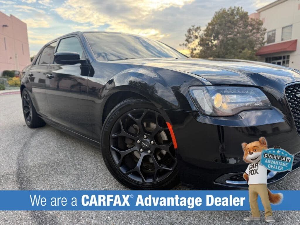 2019 CHRYSLER 300