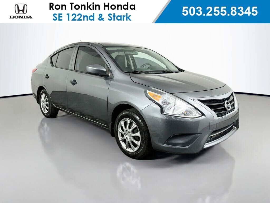 2017 NISSAN Versa