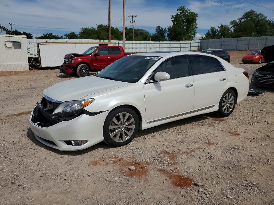 2011 TOYOTA Avalon