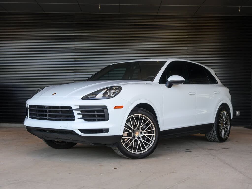 2023 PORSCHE Cayenne