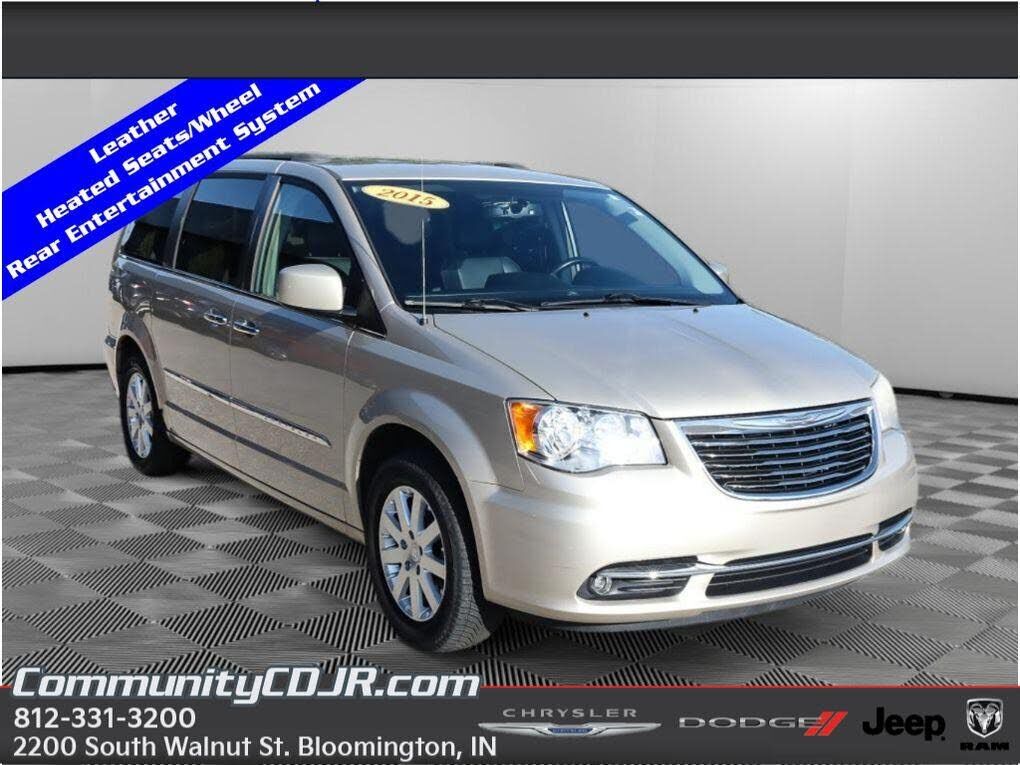 2015 CHRYSLER Town and Country