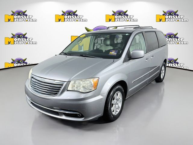 2013 CHRYSLER Town and Country