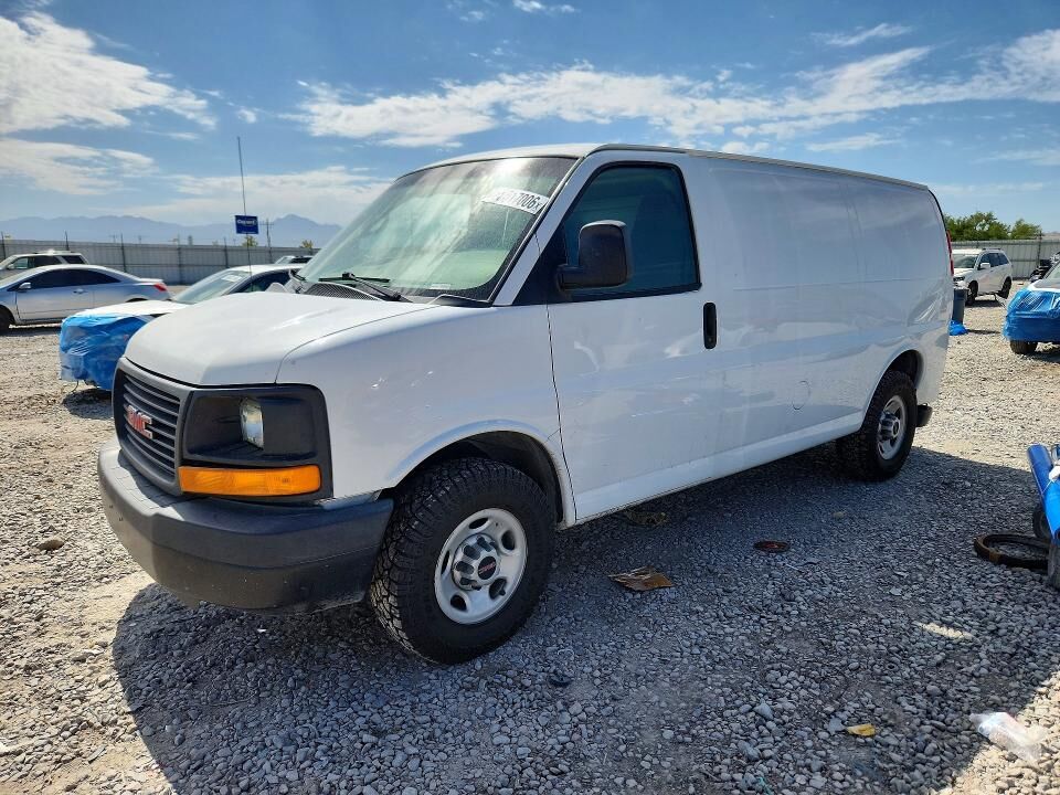 2015 GMC Savana