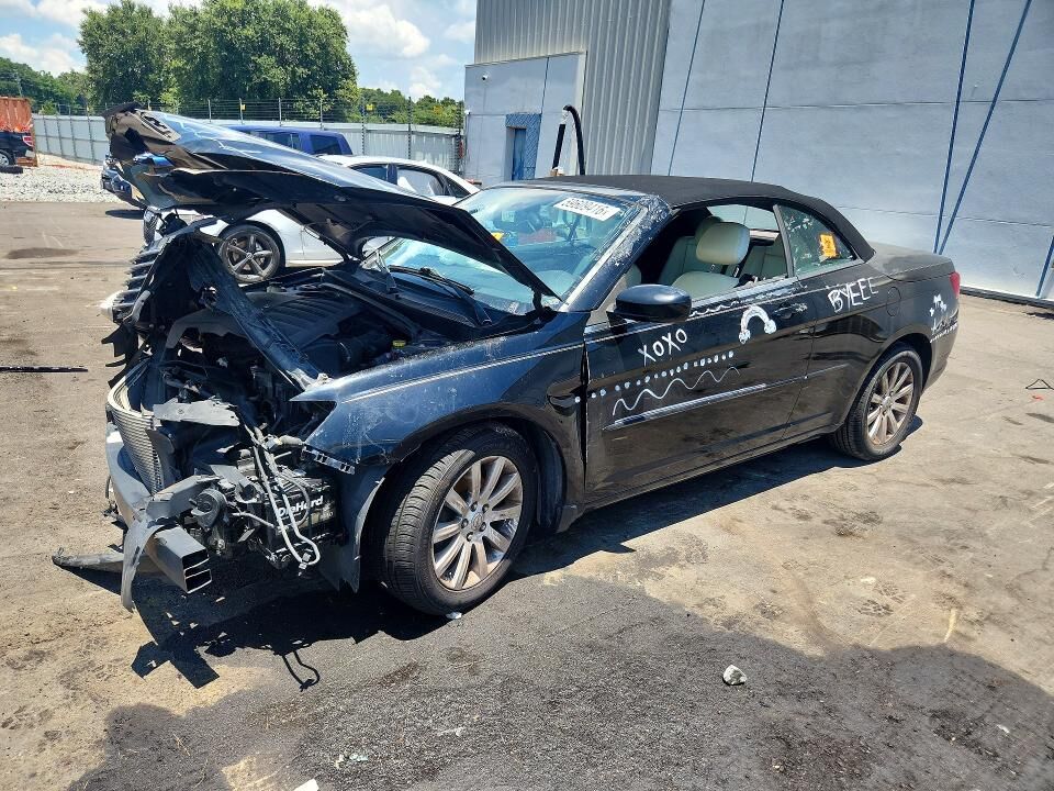 2013 CHRYSLER 200
