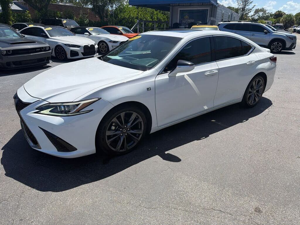 2019 LEXUS ES