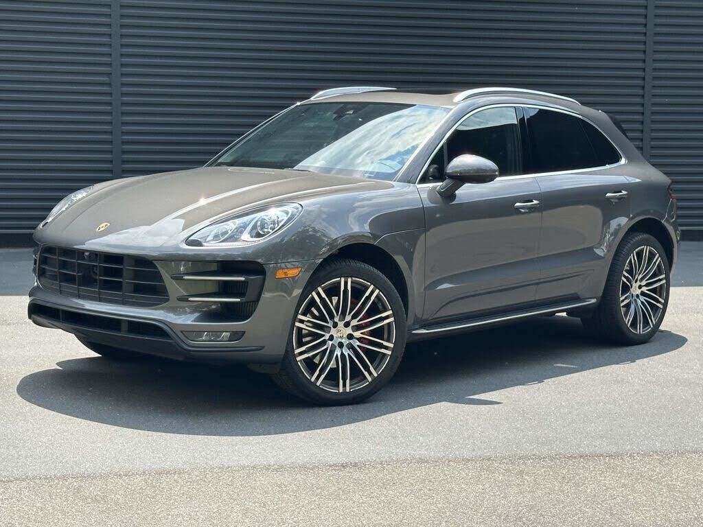2016 PORSCHE Macan