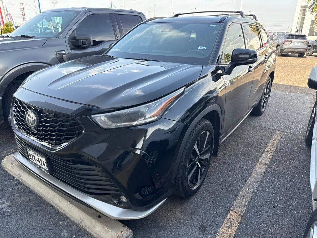 2022 TOYOTA Highlander