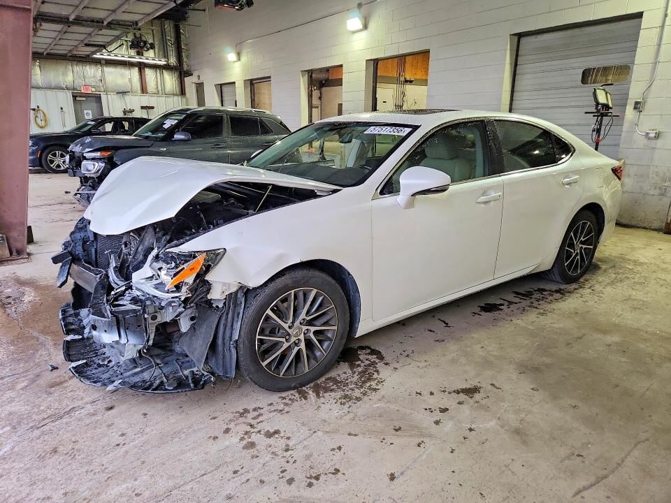 2016 LEXUS ES